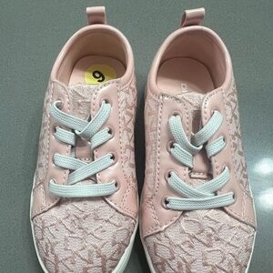 Girls DKNY tennis shoes (size 9)